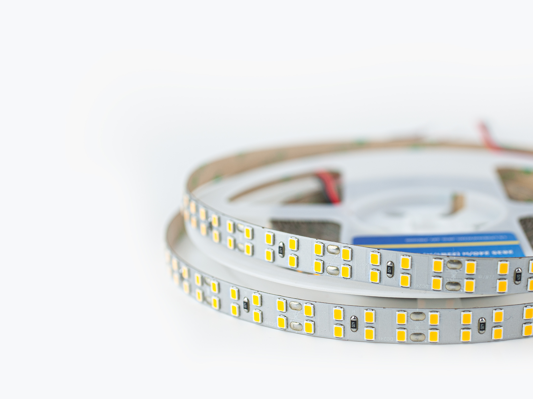 Светодиодная лента LEDS POWER узкая двухрядная 10мм 2835 240/м (22Вт/м) 24В теплая, серия ПРО200 (Теплая)